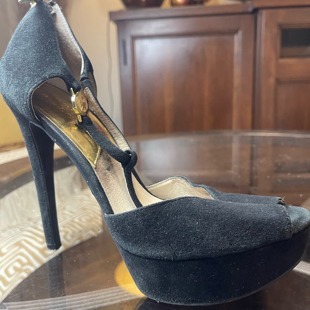 🔺SOLD🔺MICHAEL Michael Kors Black Heels with Ankle Strap size 10m suede stiletto - Picture 9 of 9